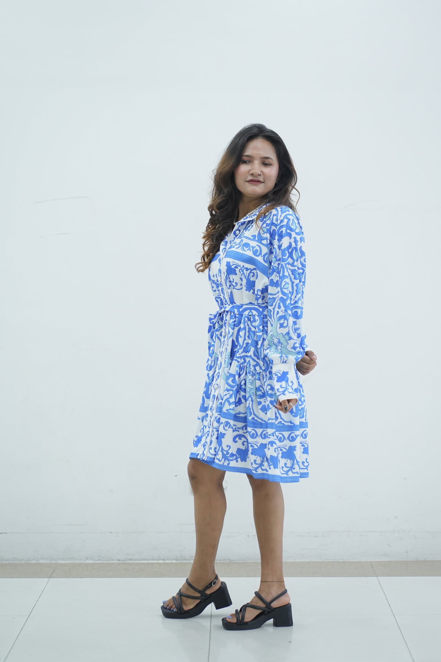 Floral Midi Dress w Stand Collar Blue & White