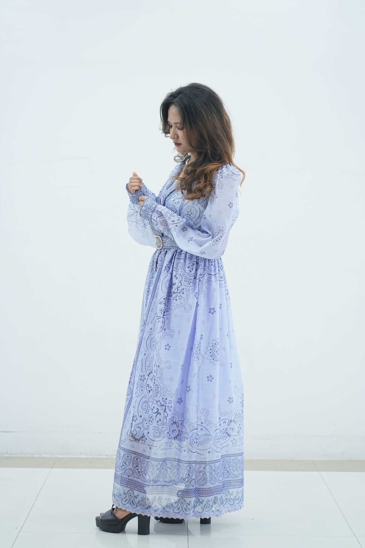 Beautiful Maxi Dress Long Sleeve w Tailor Collar