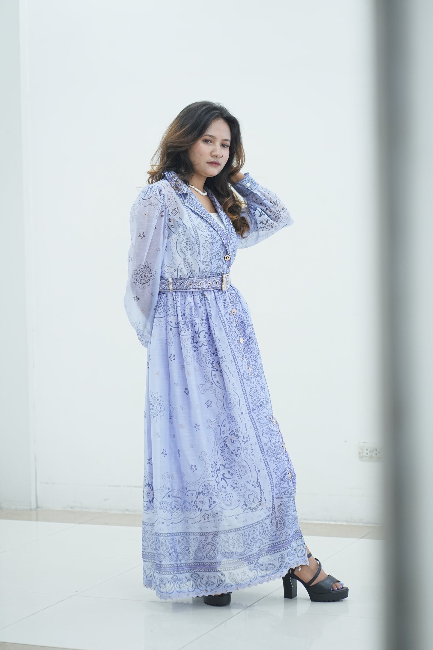 Beautiful Maxi Dress Long Sleeve w Tailor Collar