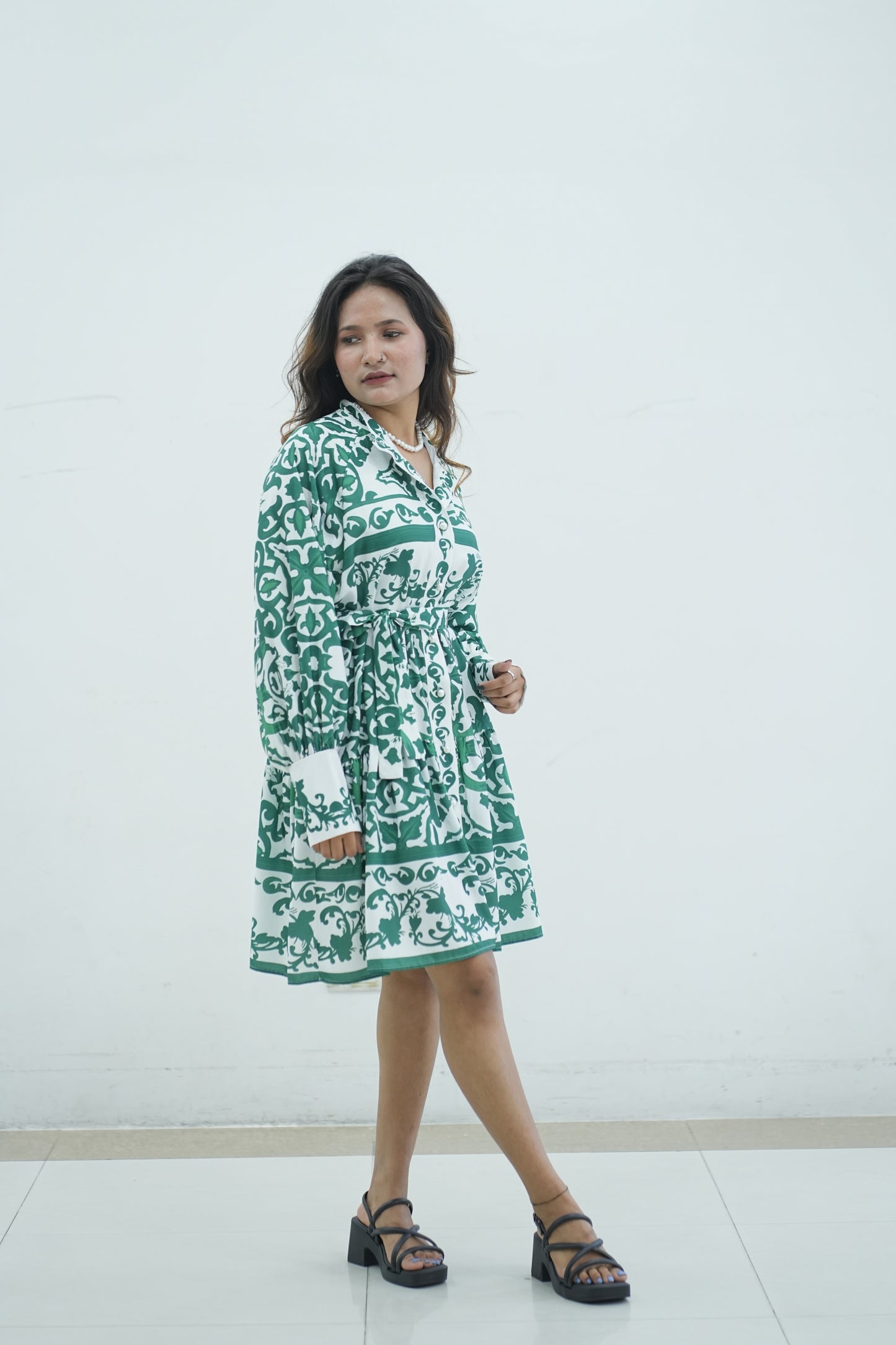 Floral Midi Dress w Stand Collar Green & White