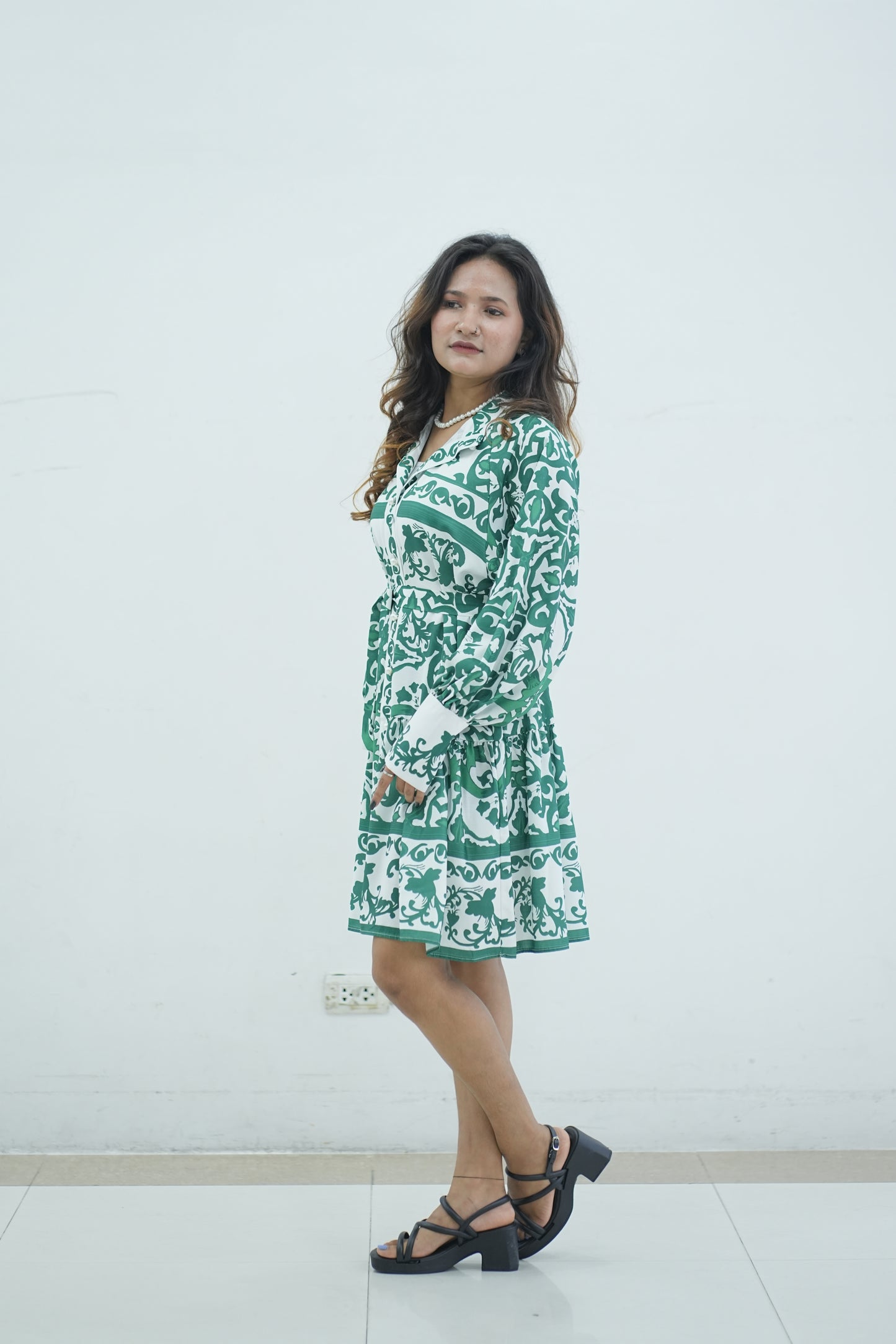 Floral Midi Dress w Stand Collar Green & White