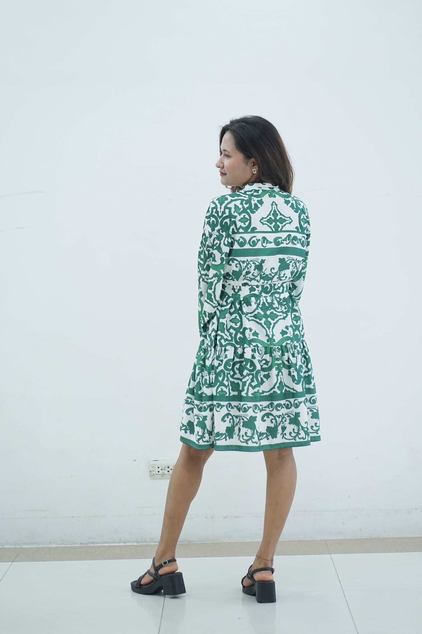 Floral Midi Dress w Stand Collar Green & White